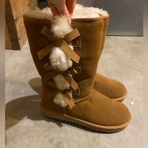 Koolaburra Tan Winter Boots with Fur Accents